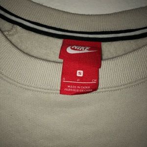Nike Tops - Nike Sweatshirt Nike Tops - Nike Sweatshirt